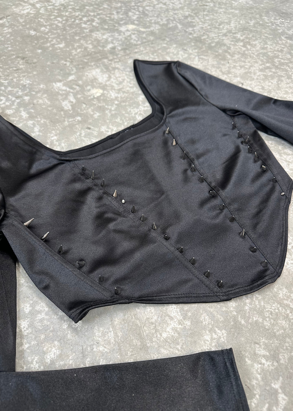LONG SLEEVE STUDDEN CORSET TOP