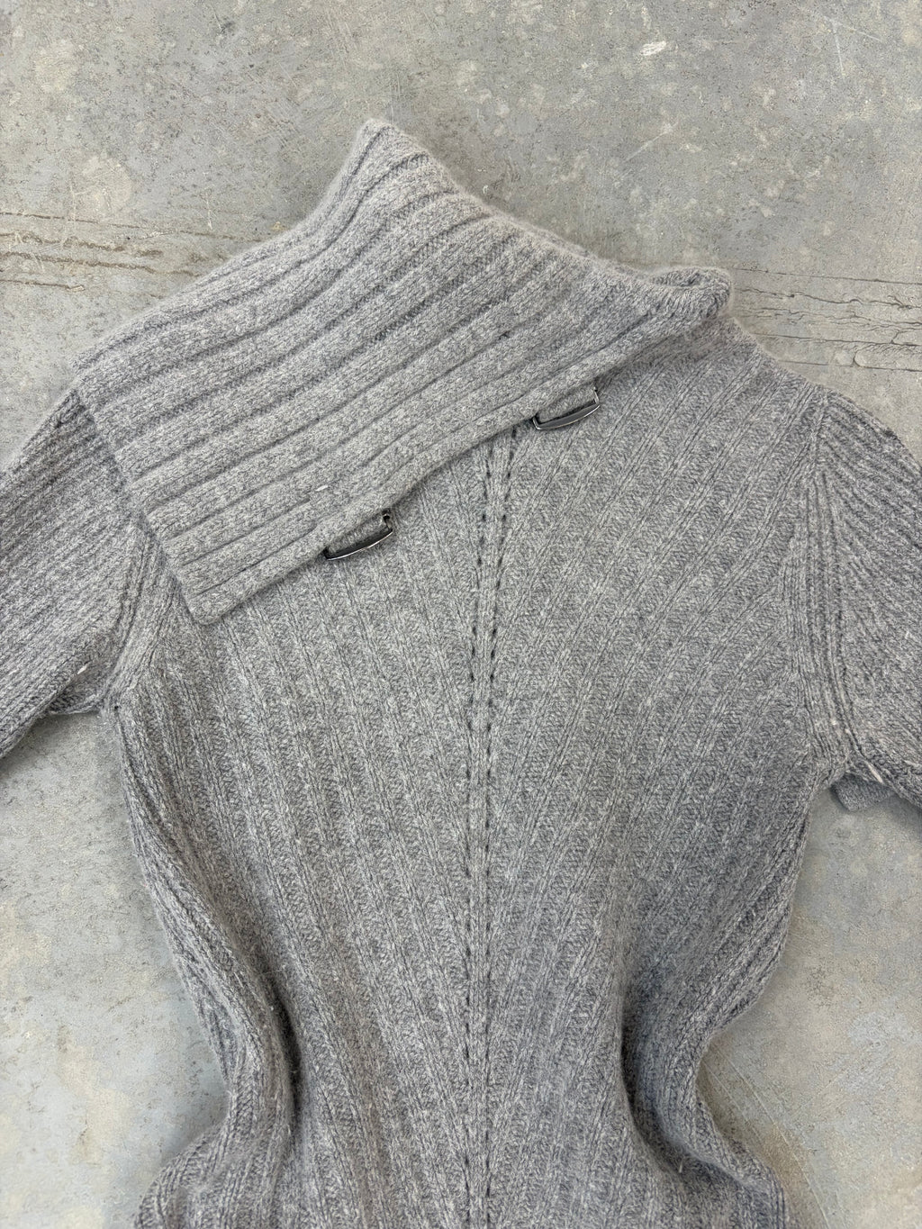 BUCKLE KNIT JUMPER