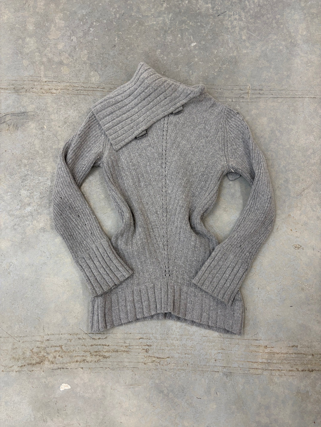 BUCKLE KNIT JUMPER